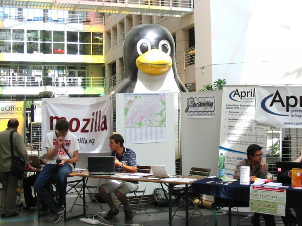 Stand OSM, Mozilla, April aux RMLL 2012